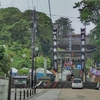 初日は雨降り