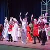 択捉島紗那で新年を祝って住民が「雪の女王」公演　3日間で700人の盛況