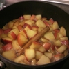 紅玉リンゴを煮る