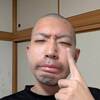 左目の暴走が抑えられない男(中二病的な意味ではなく)