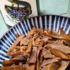 牛肉とごぼうの煮物とフランスの赤