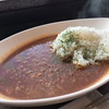 飛行機を眺めながら朝カレー 【カフェ＆スモーキングラウンジ】羽田空港