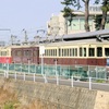 レトロ電車特別運行　綾川駅で途中下車