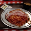 スパゲッティーのパンチョ（千代田区外神田）のナポリタン（小）とベーコン