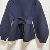 定価の約80%OFFで購入できた！【allureville バックレースアッププルオーバー】ペプラムでお腹周りも安心♪背中のリボンが可愛い♡Yahooショッピング・楽天市場でお得に購入!