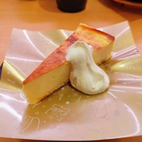 【スシロー】のバスクチーズケーキ｜ちょっと値段は高いけどバスクチーズケーキ感は存分に楽しめる！