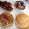 ベーカリーペルル｜伊豆諸島｜クリームパンにときめく！幸せ時間