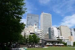 池袋が近年、ますます愛おしい。駅のシンプル構造、動きやすさ、書店と食関係の充実、買い物至便…通って35年のライターが語り尽くす池袋の魅力！｜文・白央篤司