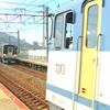 7200系電車と貨物色EF65号機
