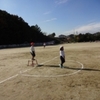 ３年生：体育　運動場でポートボール＆理科の実験も