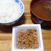 今日の食べ物　夜食に納豆