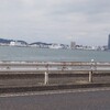 関門海峡をはさんで、海峡夢タワーや