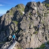 夏山の水切れ、どれだけ持ちどこで補うか｜発汗量から逆算する水分・電解質計画と熱中症のサイン