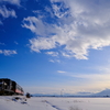 雪晴れの岩木山と津軽鉄道を走るDD352牽引のストーブ列車を撮る！