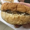 セブンプレミアムのTHEチーズバーガー  は、オーソドックスなチーズバーガーです。 (@ セブンイレブン 池袋北口平和通り店 - @711sej in 豊島区, 東京都)  