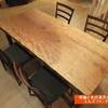 ６２９、【仕上がりました】アメリカンチェリーの一枚板テーブル。コンパクトサイズ1600mm弱を店頭に並べました。一枚板と木の家具の専門店エムズファニチャーです。
