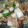八宝菜、鶏唐揚げ、ハムカツ、ポテト、ネギと豆腐と大根とえのきとわかめの味噌汁