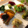 3月6日の夕ご飯：　ベジタリアンプレート：アボカドと水菜のサラダ、かぼちゃ、干し椎茸の煮物、金平ごぼう、はりはり漬け、茹で芽キャベツ