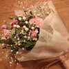 花束をもらった時の楽しみ方。ばらして、家のあちこちに飾ります