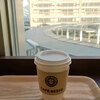 改札を出てすぐ。ヤマダ電機にある落ち着いた雰囲気のカフェ「CAFE RESTO」（立川駅）