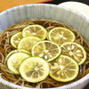 本日より【すだち蕎麦】始まりました！［札幌・大通り 酒とそばまるき］