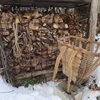 午後にも取り込んで　灰が多く　Taking in firewood also in the afternoon