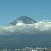 10/15am、富士山、雲から頂上が顔出し