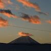 富士山に掛かる茜雲