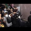8月31日香港市内「太子駅」で大勢の警察に暴行を受け、頭から血を流す若者も‼️