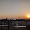 湘南江の島駅から富士山を一望