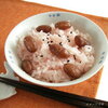休みの日の朝食に赤飯を食べました。