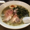 【今週のラーメン４１７３】 鶏こく中華 すず喜 （東京・三鷹） 煮干しソバ ＋ 烏賊油和え玉　〜パンチ力と円やかさが共存する迫力煮干ソバ！肉と和え玉で実感２倍！一回食っとけ！