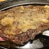 新宿は曙橋の老舗ステーキ屋「ビリー・ザ・キッド」。肉を激辛スープで流し込め！
