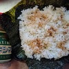 ホットサンドメーカーでおにぎらず的なものを焼いたらできた何か