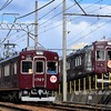 能勢電 谷川踏切(2026.1.2) 旧阪急 １７０７ 古参ＨＭ、５１４７ 初詣ＨＭ 並び
