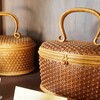 プラニー工房で素敵なカゴを見る