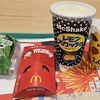【マクドナルド】不二家コラボスイーツ「ミルキーパイ」「マックシェイク レモンスカッシュ」「マックフルーリー LOOKストロベリー」を実食！1番好みはコレ！