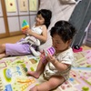 4歳と0歳　7月11日　仲良し