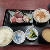 西川口の「刺身定食（ぶりとすずきとヒラメ）を食べました🐟