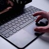 Apple、iPad ProおよびiPad AirのMagic Keyboard向けのファームウェアアップデートを配信