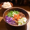 【薬膳汁なし担担麺 ハルキヨ】薬膳師が作る栄養的にも考えられ、彩りも良く写真映えもバッチリな汁なし担担麺(佐伯区五日市)