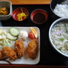 行く付けうどん屋のカキフライ定食