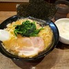 お酒を飲んだあとのラーメンでふふふーん♪