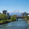 岩手県盛岡市：春の岩手山