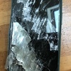 事故で壊れたiPhone