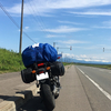 キャンプ道具をバイクに積載。初心者向け、バッグ選びと固定方法のコツ
