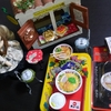作業机がもう何屋さんなのかちらかり放題。