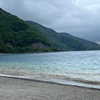 朝ごはんにお餅も！朝の本栖湖は静かで水がとっても綺麗でした…。