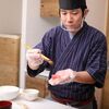 寿司職人に自宅でできる「寿司の握り方」の基本のキを教わってきた