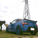 コペンとトラックのドライバー